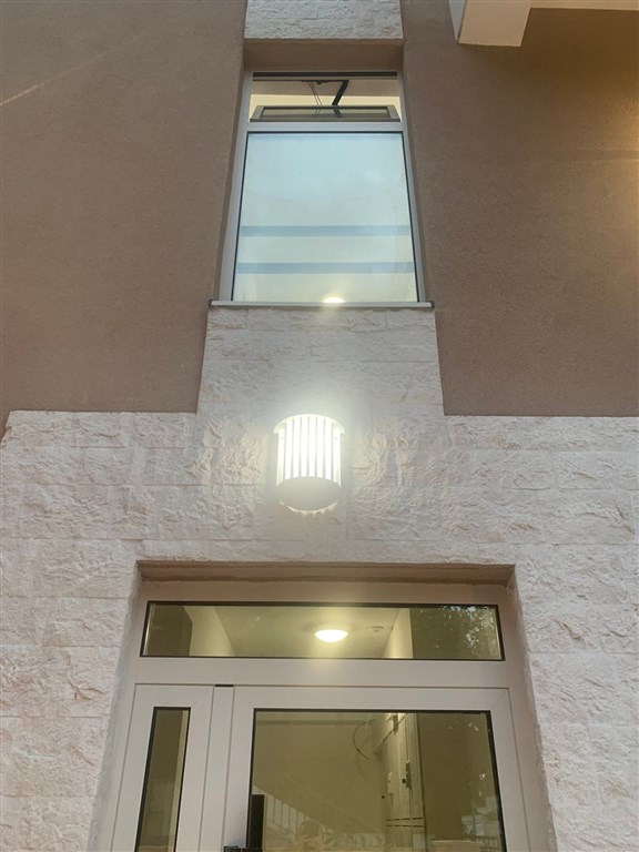 na-prodej-triloznicovy-apartman-v-becici-cerna-hora