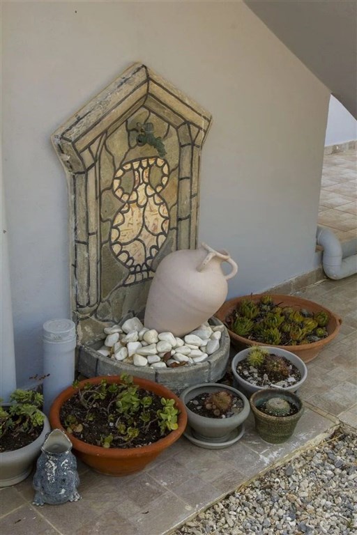 prodej-klidny-dum-na-svahu-s-uchvatnym-vyhledem-na-zaliv-v-oblasti-chania-kreta-recko