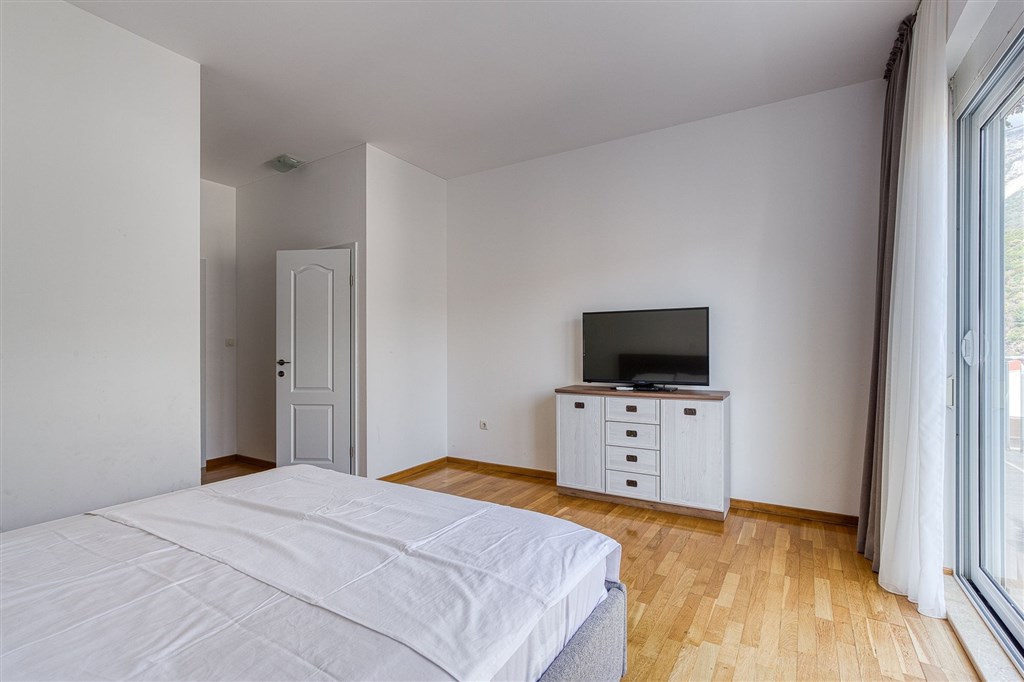 na-prodej-dvouloznicovy-morderni-apartman-v-becici-cerna-hora
