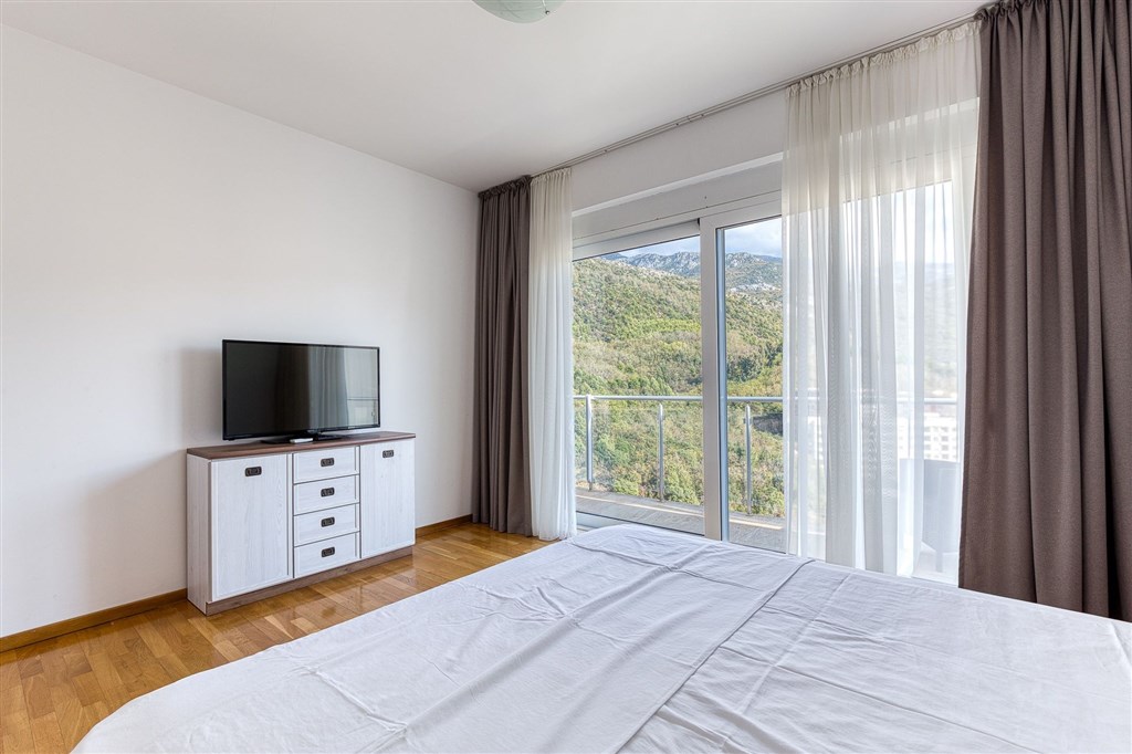 na-prodej-dvouloznicovy-morderni-apartman-v-becici-cerna-hora