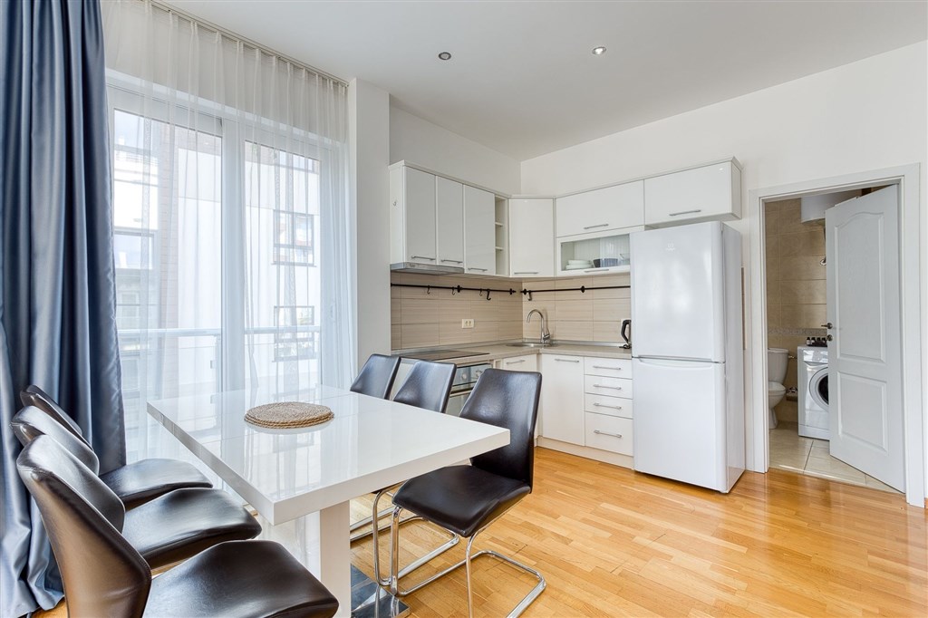 na-prodej-dvouloznicovy-morderni-apartman-v-becici-cerna-hora