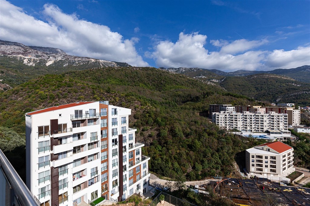 na-prodej-dvouloznicovy-morderni-apartman-v-becici-cerna-hora