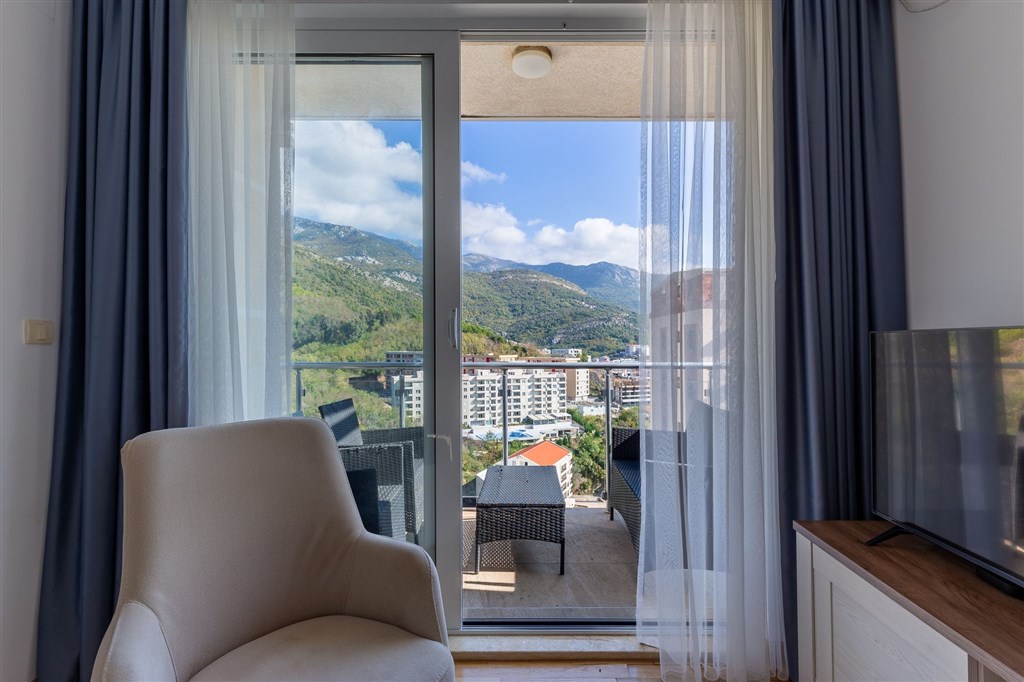 na-prodej-dvouloznicovy-morderni-apartman-v-becici-cerna-hora