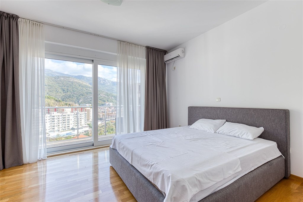 na-prodej-dvouloznicovy-morderni-apartman-v-becici-cerna-hora