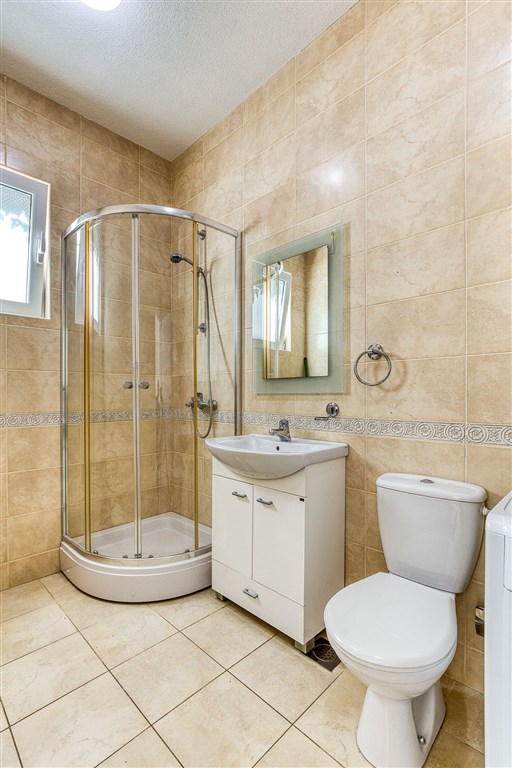 na-prodej-dvouloznicovy-morderni-apartman-v-becici-cerna-hora