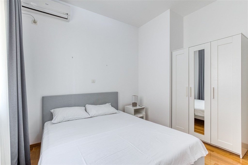 na-prodej-dvouloznicovy-morderni-apartman-v-becici-cerna-hora