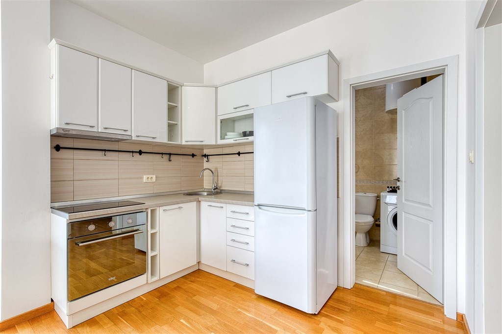 na-prodej-dvouloznicovy-morderni-apartman-v-becici-cerna-hora