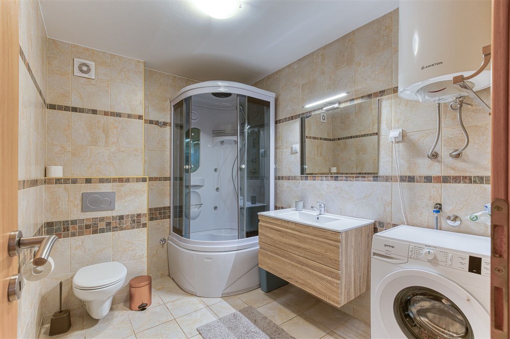 k-prodeji-moderni-zarizeny-byt-3-kk-s-balkonem-v-klidne-lokalite-budvy-cerna-hora