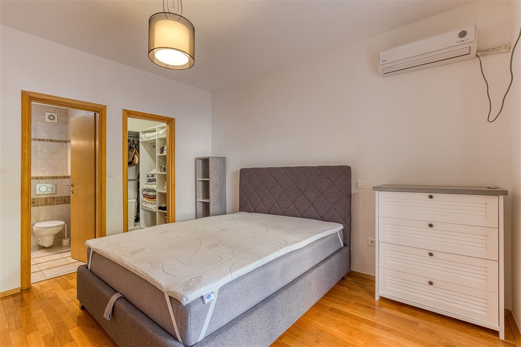 k-prodeji-moderni-zarizeny-byt-3-kk-s-balkonem-v-klidne-lokalite-budvy-cerna-hora