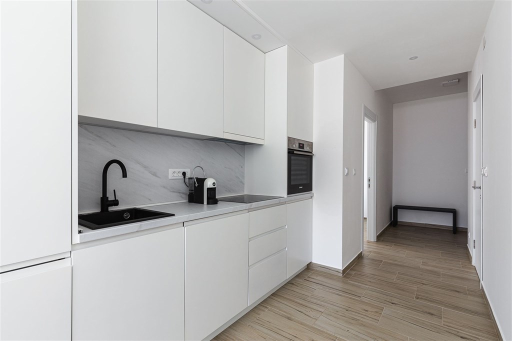 na-prodej-luxusni-apartman-v-becici-cerna-hora