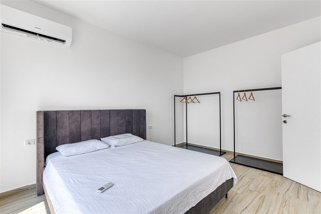 na-prodej-luxusni-apartman-v-becici-cerna-hora