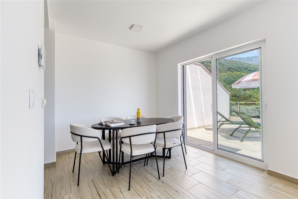 na-prodej-luxusni-apartman-v-becici-cerna-hora