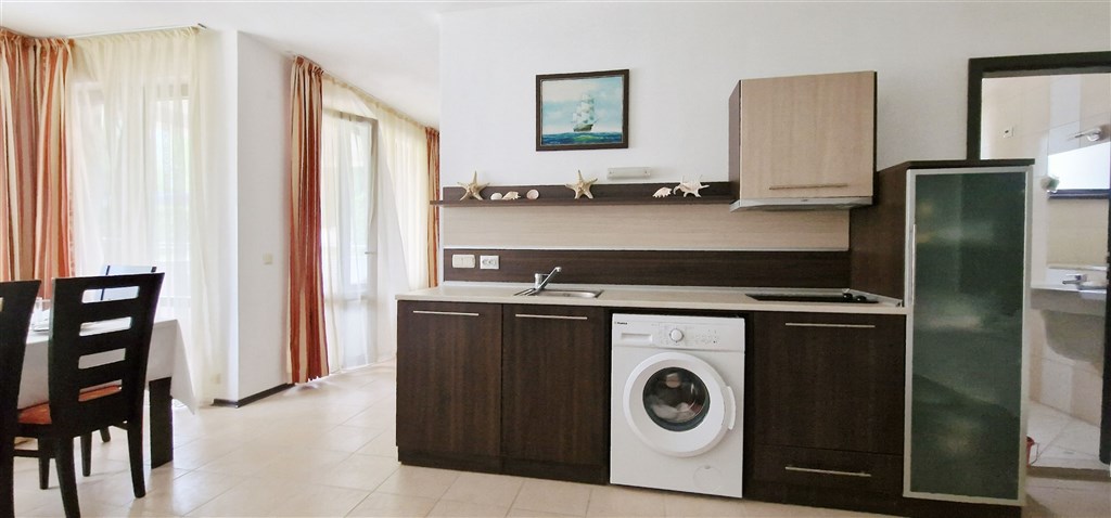 na-prodej-pekny-apartman-par-kroku-od-more-a-plaze-carevo-bulharsko
