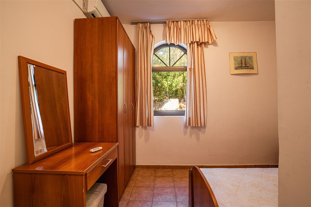 na-prodej-utulny-apartman-u-more-s-terasou-a-uzasnym-vyhledem-na-more-v-bigovo-cerna-hora