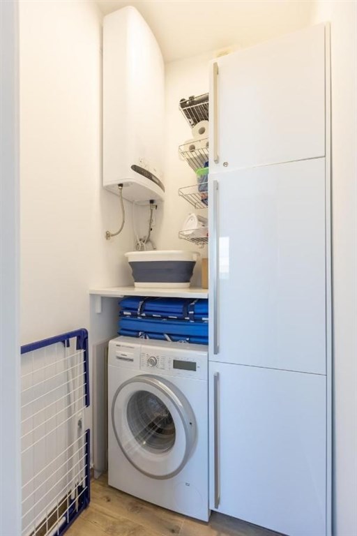 na-prodej-luxusni-apartman-se-spolecnym-bazenem-v-prvni-rade-u-more-malinska-chorvatsko