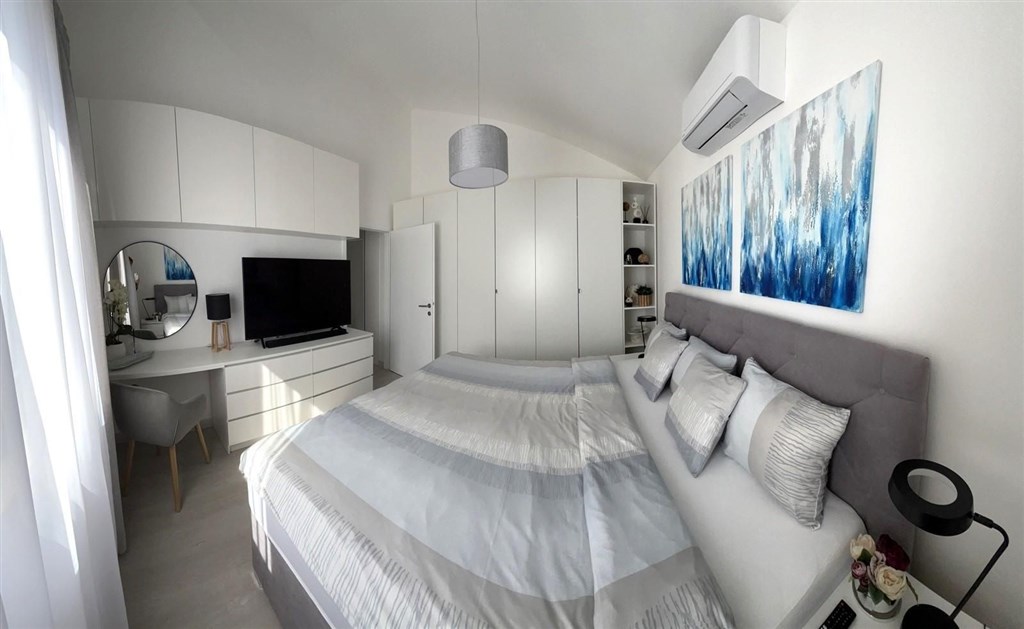 na-prodej-nove-zrekonstruovany-apartman-s-prostornym-balkonem-s-vyhledem-na-more-malinska-ostrov-krk-chorvatsko