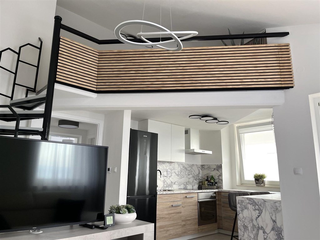 na-prodej-nove-zrekonstruovany-apartman-s-prostornym-balkonem-s-vyhledem-na-more-malinska-ostrov-krk-chorvatsko