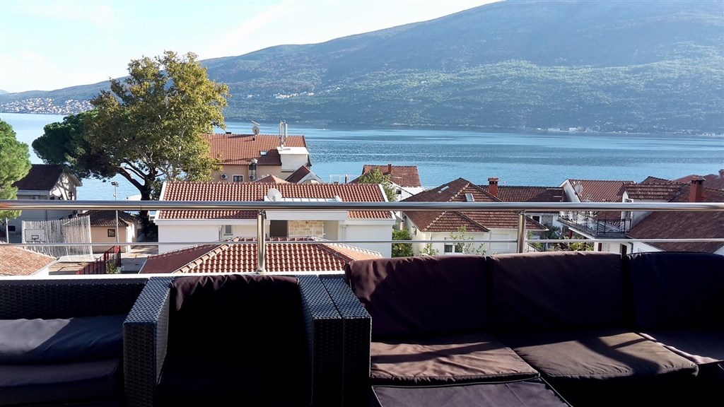 na-prodej-vzdusny-penthouse-v-denovici-herceg-novi-cerna-hora
