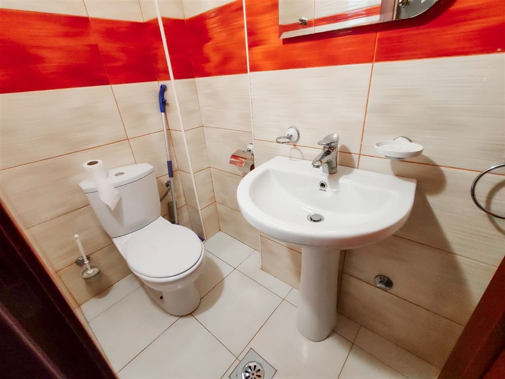 na-prodej-svetly-tri-loznicovy-apartman-v-budve-cerna-hora
