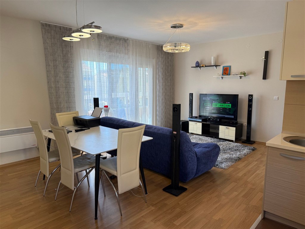 na-prodej-apartman-s-dvema-loznicemi-pobliz-plaze-v-becici-cerne-hora