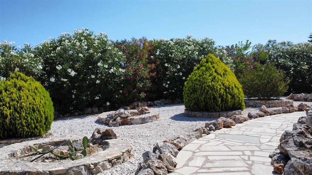 na-prodej-elegantni-vila-s-panoramatickym-vyhledem-na-more-a-zapad-slunce-v-kokkino-chorio-kreta-recko
