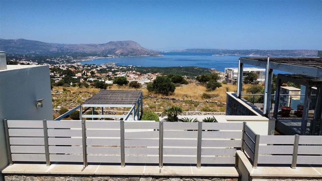 na-prodej-elegantni-vila-s-panoramatickym-vyhledem-na-more-a-zapad-slunce-v-kokkino-chorio-kreta-recko