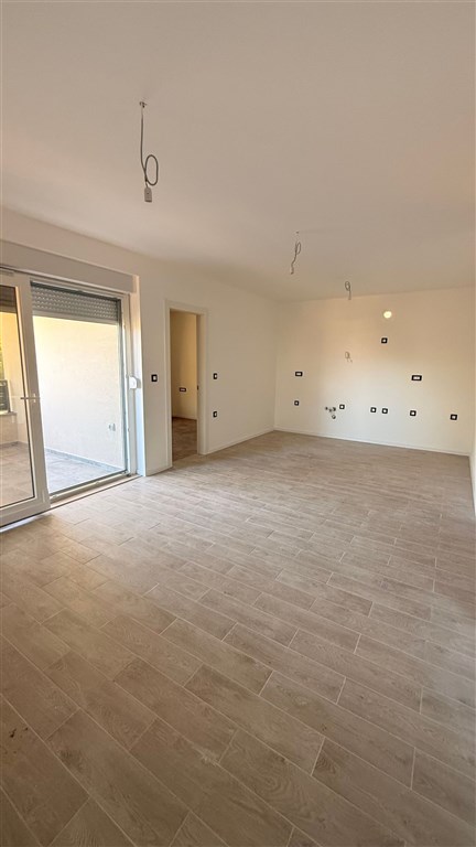 na-prodej-pekny-apartman-se-dvema-loznicemi-v-novostavbe-v-blizkosti-more-ostrov-vir-chorvatsko