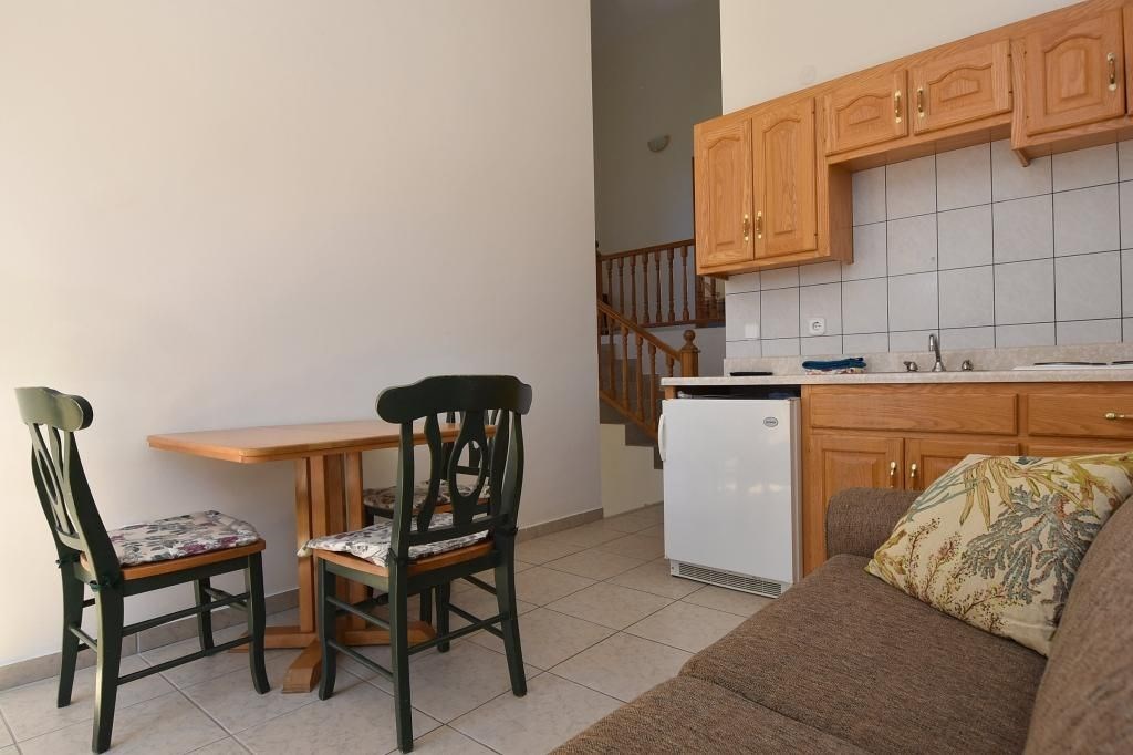 na-prodej-apartmanovy-dum-v-1-rade-od-more-murter-chorvatsko