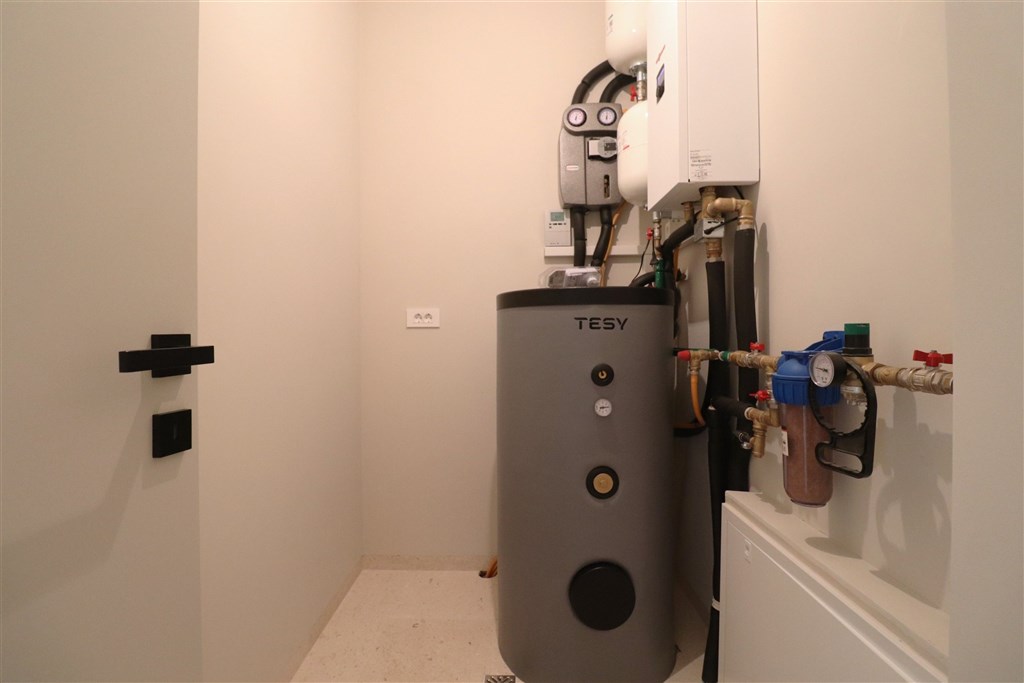 na-prodej-prostorny-novy-apartman-se-3-loznicemi-a-panoramatickym-vyhledem-na-more-vodice-chorvatsko