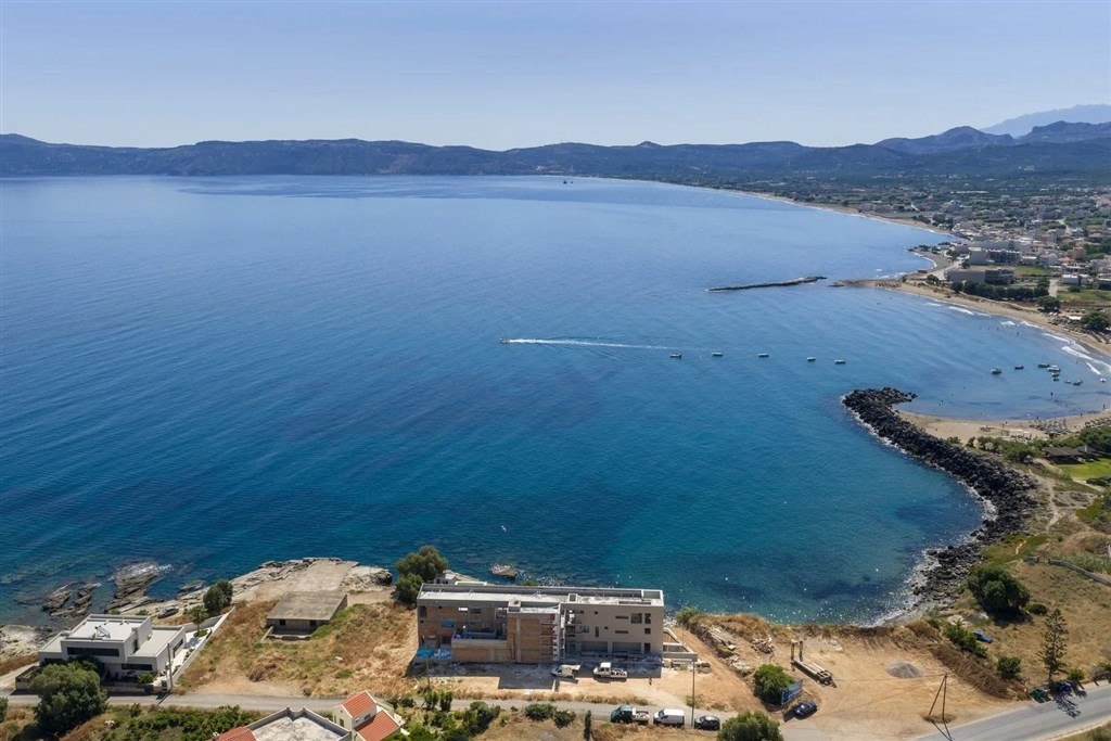 na-prodej-nove-postavena-rezidence-u-more-s-uzasnym-vyhledem-na-more-v-kissamosu-kreta-recko