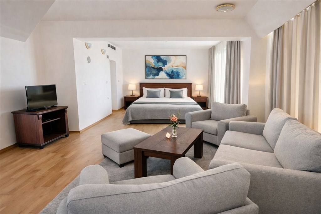 na-prodej-premiovy-hotel-u-more-par-kroku-od-plaze-carevo-bulharsko