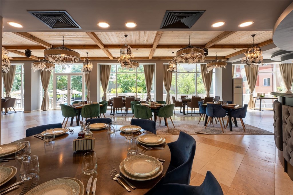 na-prodej-premiovy-hotel-u-more-par-kroku-od-plaze-carevo-bulharsko