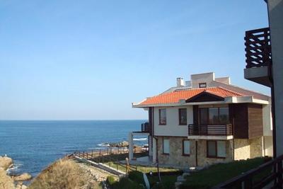 Luxusní, dvoupatrový dům  v Bulharsku u Černomorce