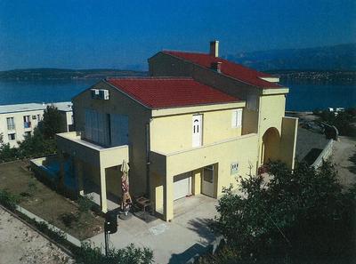 Dům se 4 apartmány 50m od moře, Novigrad u Zadaru, Chorvatsko