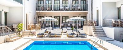 Hotel přímo u pláže v turistické zóně, Kréta, Řecko