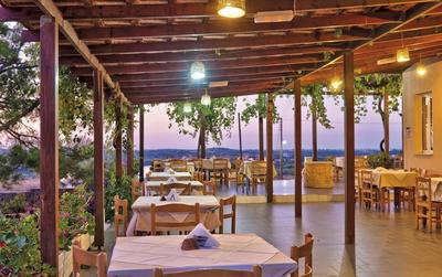 Hotel s restaurací a otevřeným výhledem na moře, Kréta, Řecko