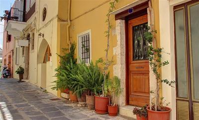 Kamenný dům v historickém centru a blízko moře, Kréta, Řecko