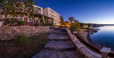 Hotel v 1. řadě u moře – kompletní byznys, Novigrad, Chorvatsko