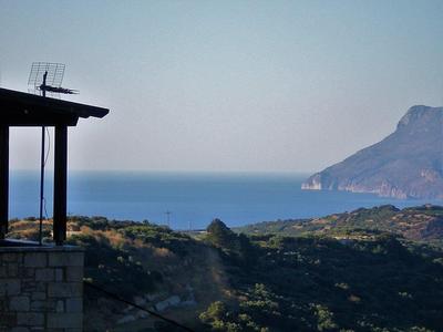 Kamenný dům s výhledem na moře, Kréta, Řecko
