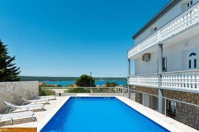 Apartmánový dům s bazénem a výhledem na moře, Kruševo, Chorvatsko