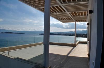 Atraktivní a luxusní nová vila v 1. řadě u moře, Kréta, Řecko
