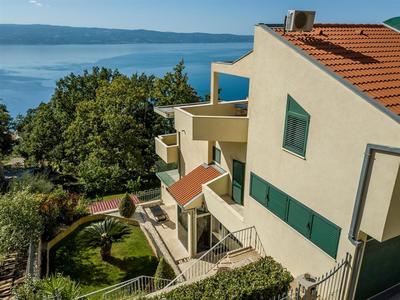 Luxusní apartmánová vila s výhledem na moře, Omiš, Chorvatsko