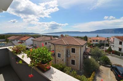 Apartmánový dům s pěkným výhledem na moře, Krk, Chorvatsko