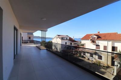 Nový apartmán s terasou ve 2. řadě u moře, Srima, Chorvatsko
