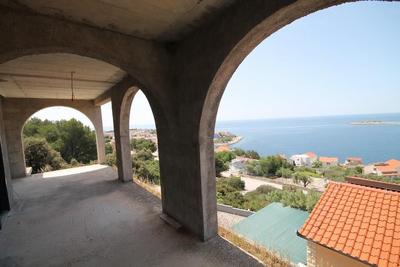 Na prodej apartmánový dům s výhledem na moře, Ražanj, Chorvatsko