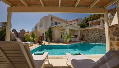 Na prodej nádherná vila s bazénem a zahradou, Kréta, Řecko