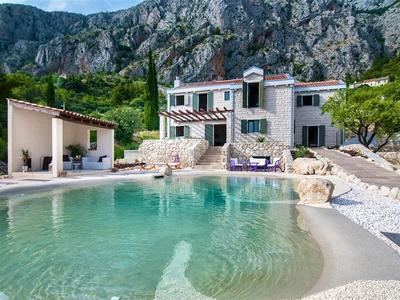 Na prodej luxusní kamenná vila s bazénem, Makarská, Chorvatsko