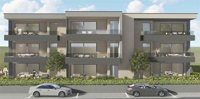 Na prodej apartmán s předzahrádkou poblíž moře, Povljana, Chorvatsko