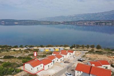 Na prodej jednopodlažní dům kousek od moře, Novigrad, Chorvatsko
