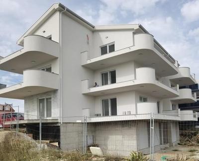 Na prodej podkrovní apartmán blízko moře a pláže, Povljana, Chorvatsko